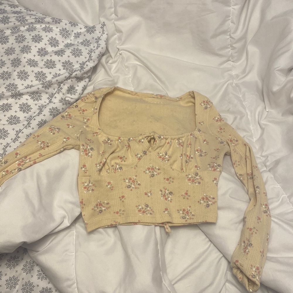 Cream/yellow/mustard cropped long sleeve
